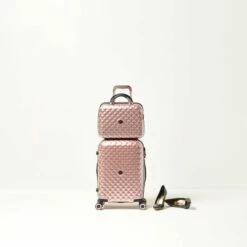 IT Luggage Glitzy - Vanity Case (Metallic Rose Gold) 20 IT Luggage Glitzy - Vanity Case (Metallic Rose Gold) -UK Suitcase Sales 2024 15 47e109f3 cd49 4bf9 8696 db80ccca3e06