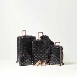 IT Luggage Glitzy - Cabin (Black) 18 IT Luggage Glitzy - Cabin (Black) -UK Suitcase Sales 2024 17 05b67d68 9289 41d2 a981 0a91290228b4