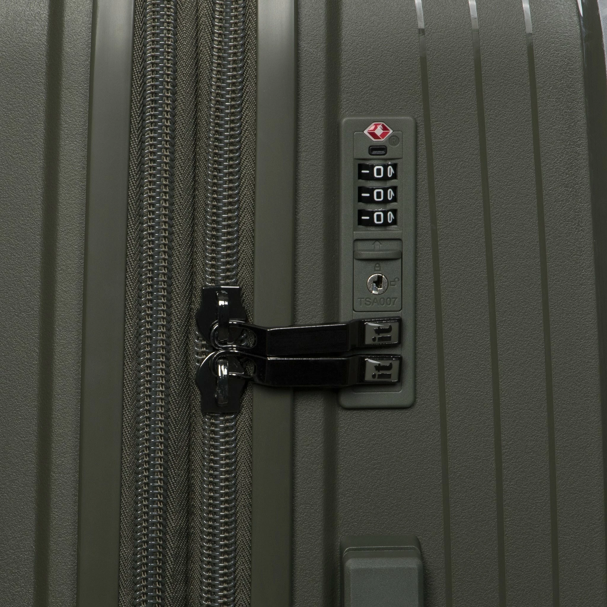 IT Luggage Spontaneous - Cabin (Olive Night) 8 IT Luggage Spontaneous - Cabin (Olive Night) - Image 6