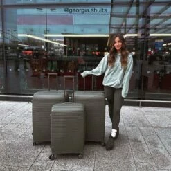IT Luggage Spontaneous - Large (Olive Night) -UK Suitcase Sales 2024 3 15c3ae0f f563 45bf 8507 99ba6a5baeb0