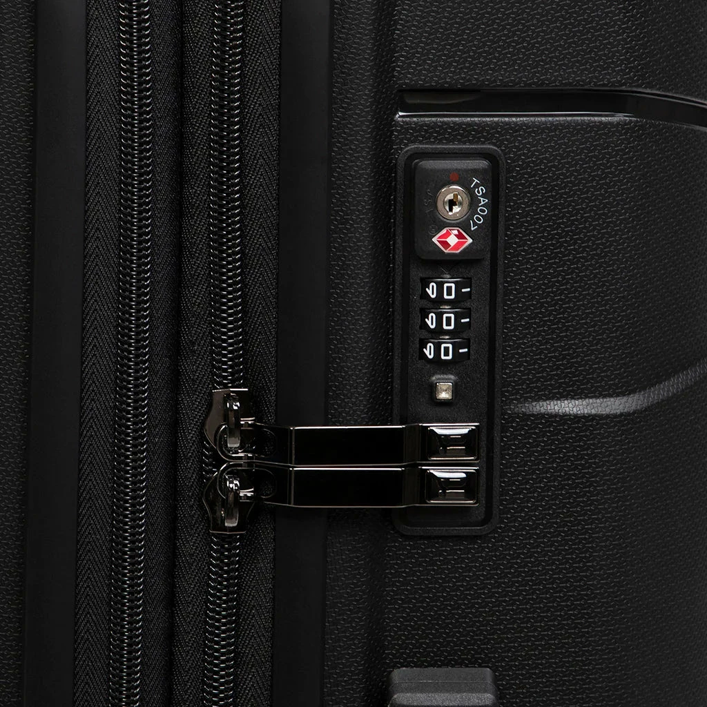 IT Luggage Momentous - 4-Piece Set (Black) 13 IT Luggage Momentous - 4-Piece Set (Black) - Image 11