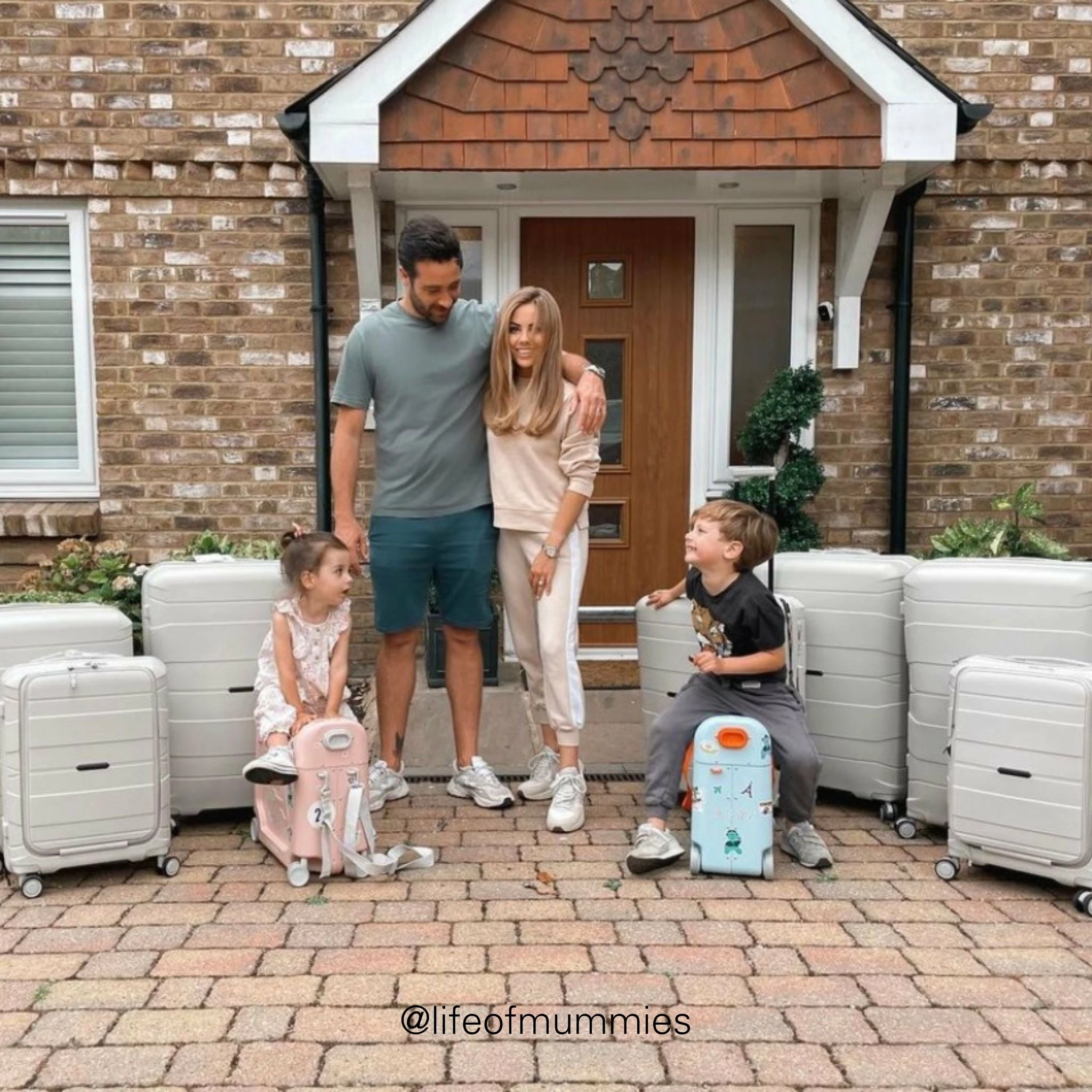 IT Luggage Momentous - 3-Piece Set (Pumice Stone) 12 IT Luggage Momentous - 3-Piece Set (Pumice Stone) - Image 10