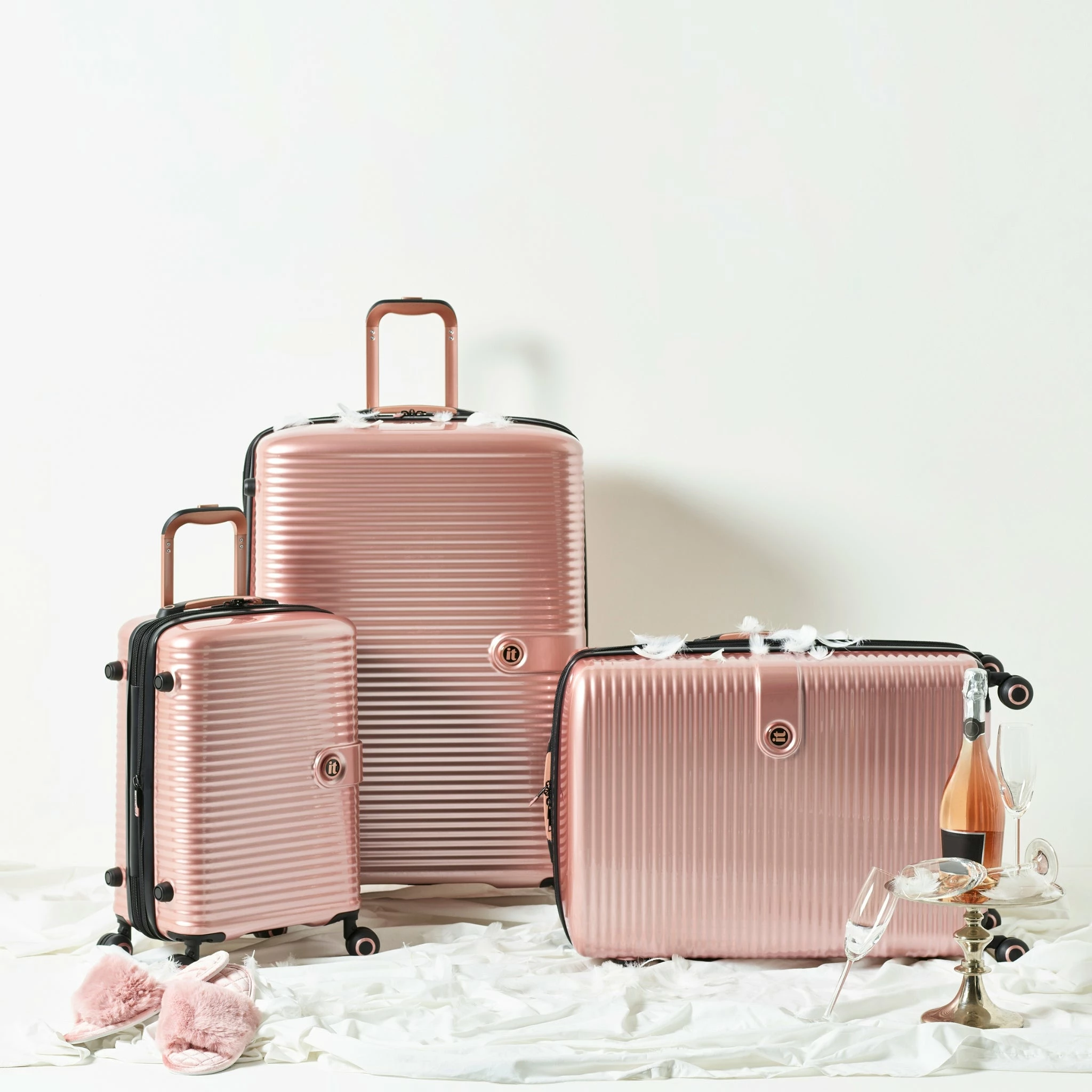 IT Luggage Helixian - 3pc Set (Metallic Rose Gold) 13 IT Luggage Helixian - 3pc Set (Metallic Rose Gold) - Image 11