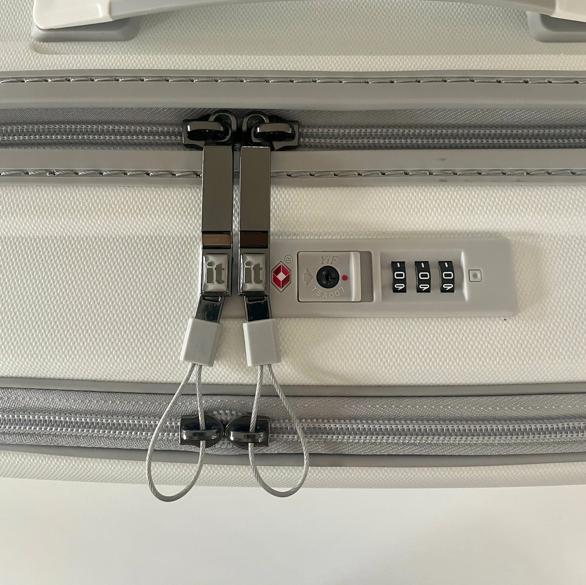 IT Luggage Momentous - Cabin (Tibetan Lan) 8 IT Luggage Momentous - Cabin (Tibetan Lan) - Image 6